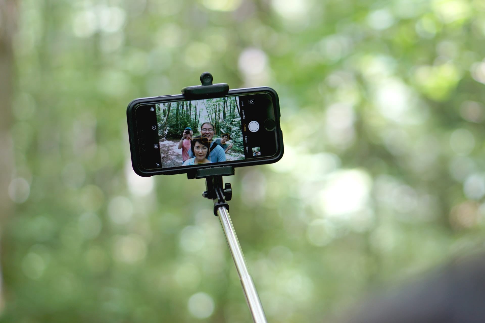 4 accessories to help you take the perfect selfie