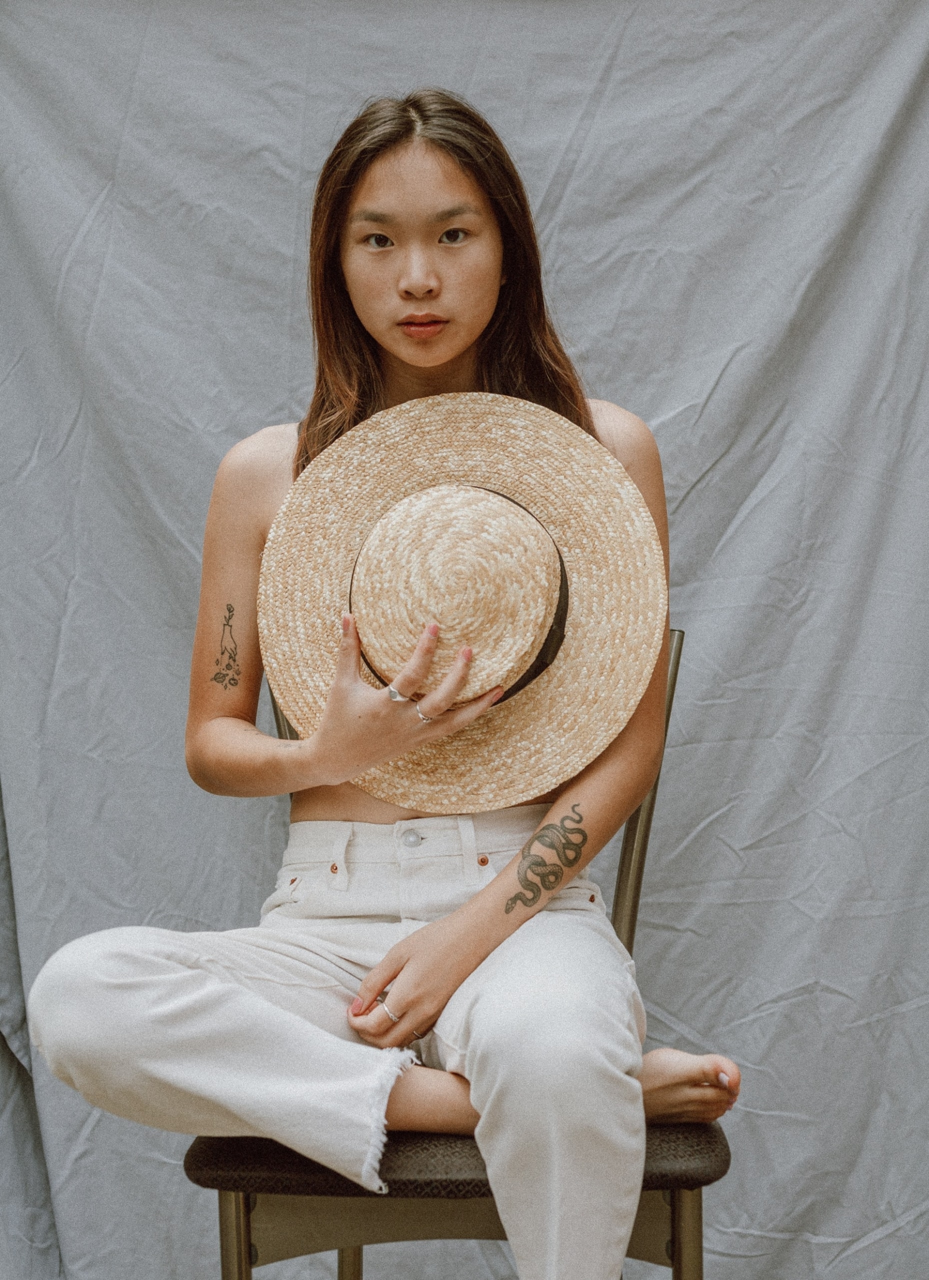 Straw hat – how to style it this summer?