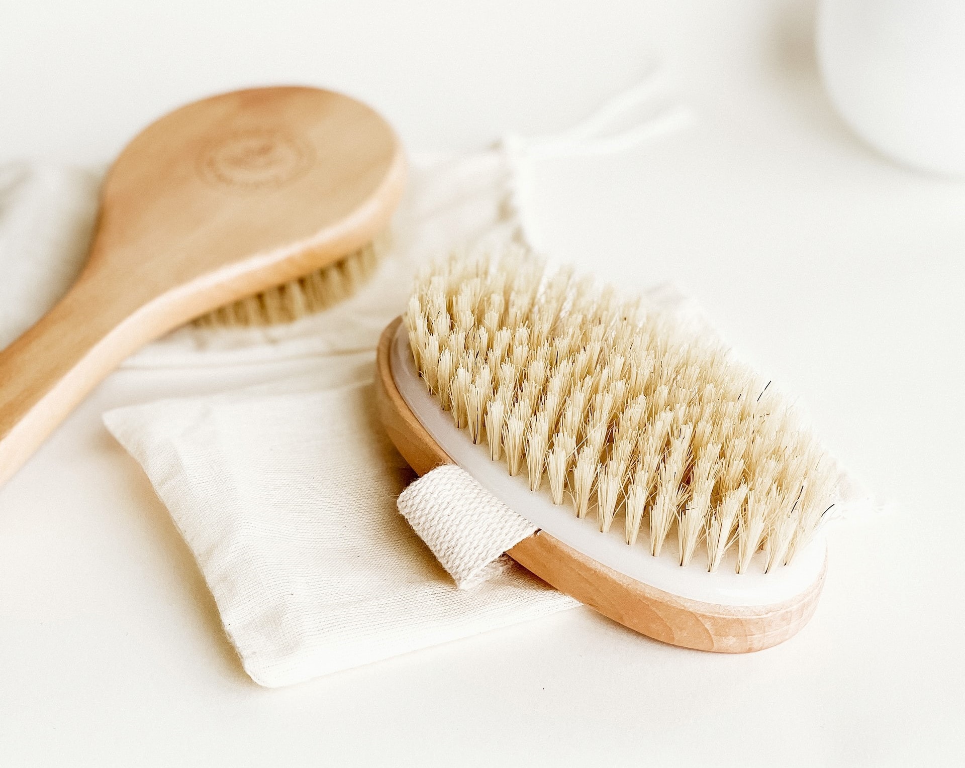 Wet and dry body brushing – which will work better for you?